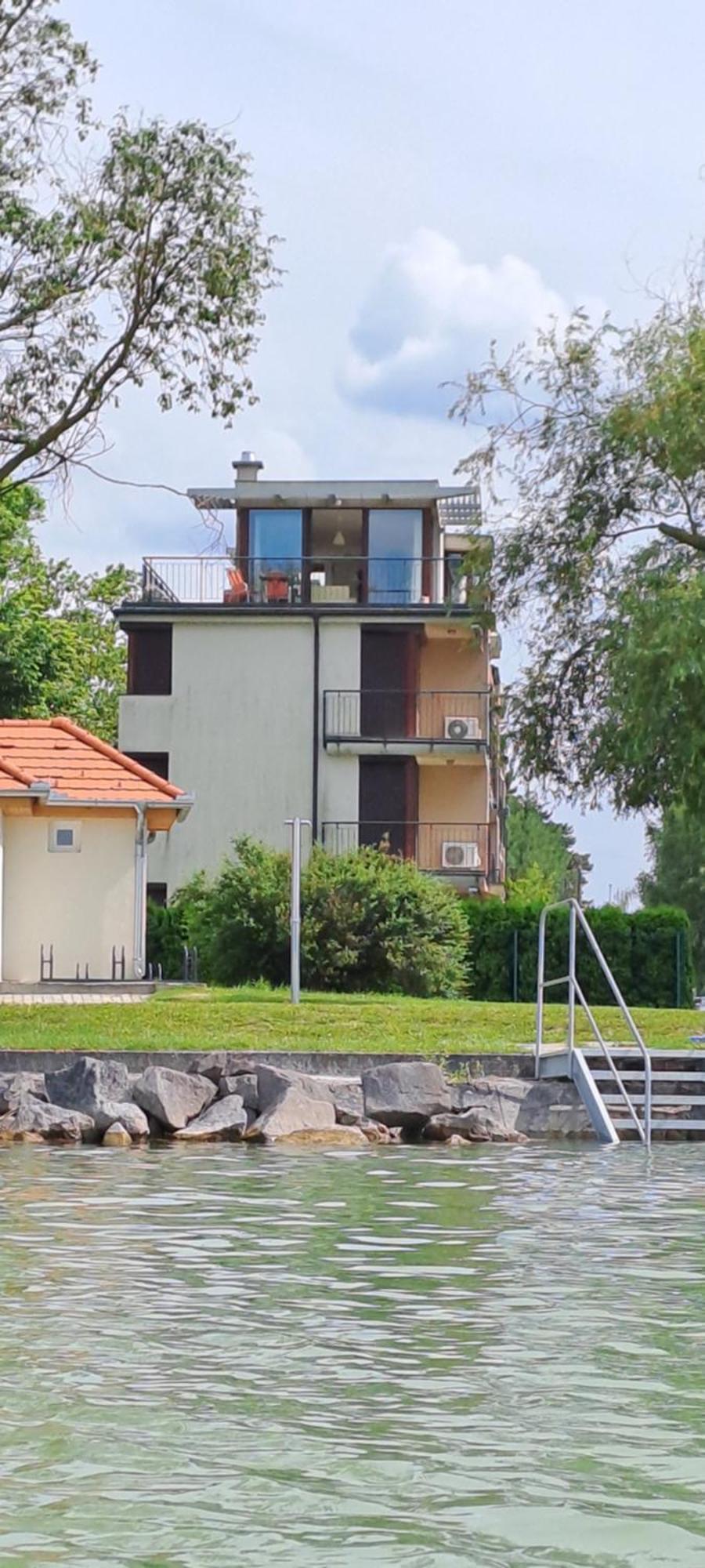 Panoramic Art Apartment With Jacuzzi Balatonlelle Εξωτερικό φωτογραφία