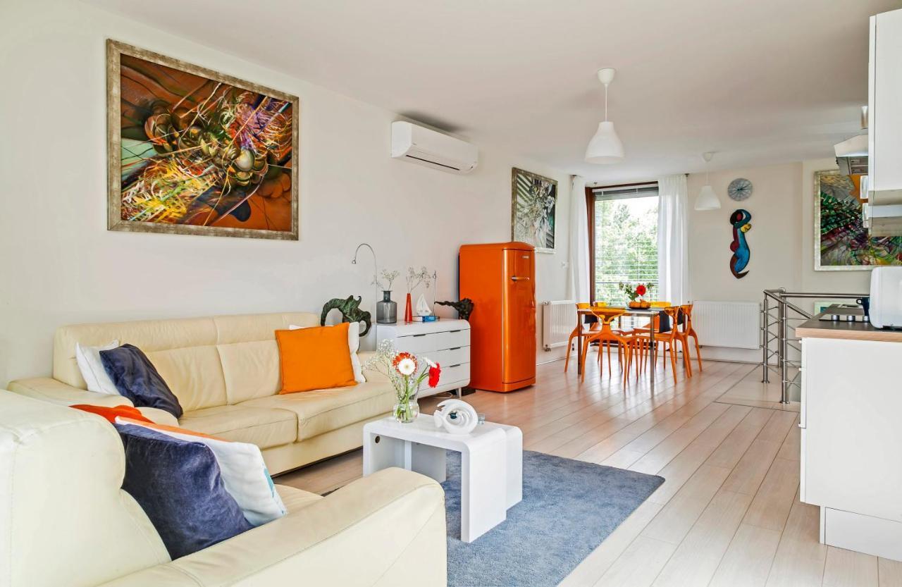 Panoramic Art Apartment With Jacuzzi Balatonlelle Εξωτερικό φωτογραφία
