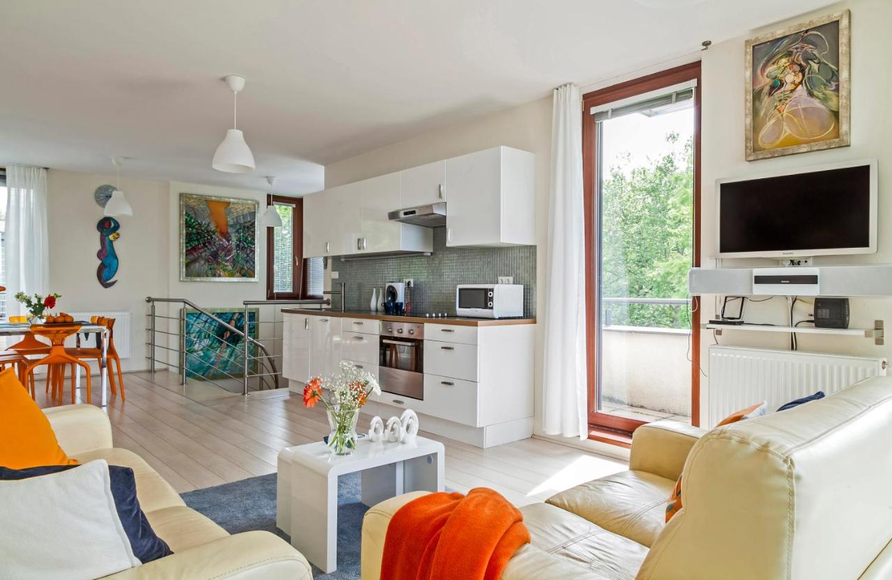 Panoramic Art Apartment With Jacuzzi Balatonlelle Εξωτερικό φωτογραφία